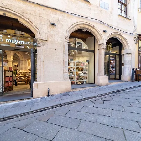 Deluxe In Palazzo Storico - Centro - Ajaccio شقة *